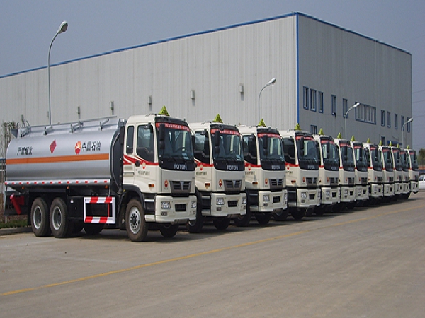 中石油批量油罐車訂購(gòu)案例